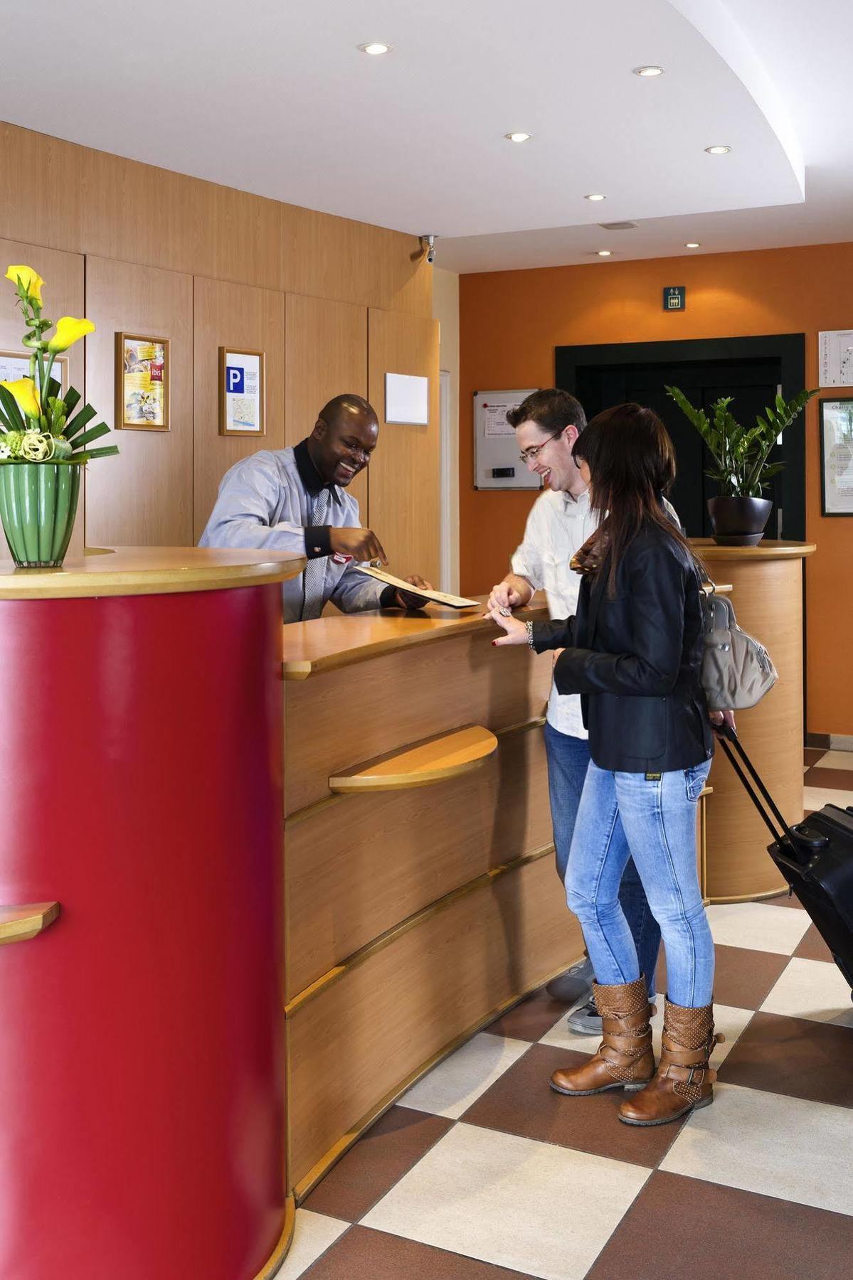 Ibis Charleroi Centre Gare Hotel Luaran gambar